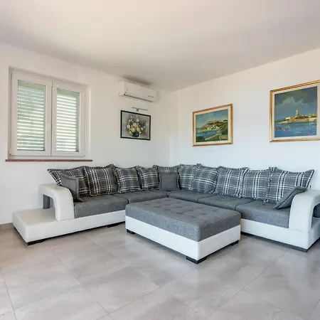 By The Sea Omisalj, Krk - 21946 Apartamento