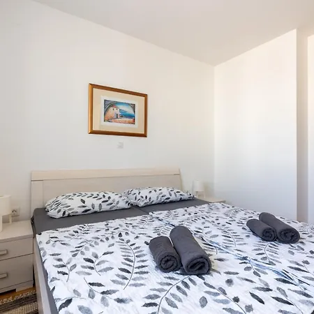 Apartamento By The Sea Omisalj, Krk - 21946 *