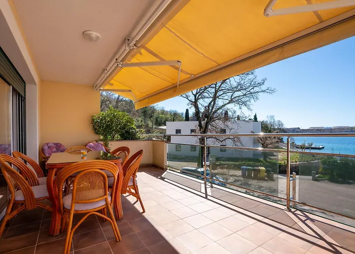 By The Sea Omisalj, Krk - 21946 Lägenhet